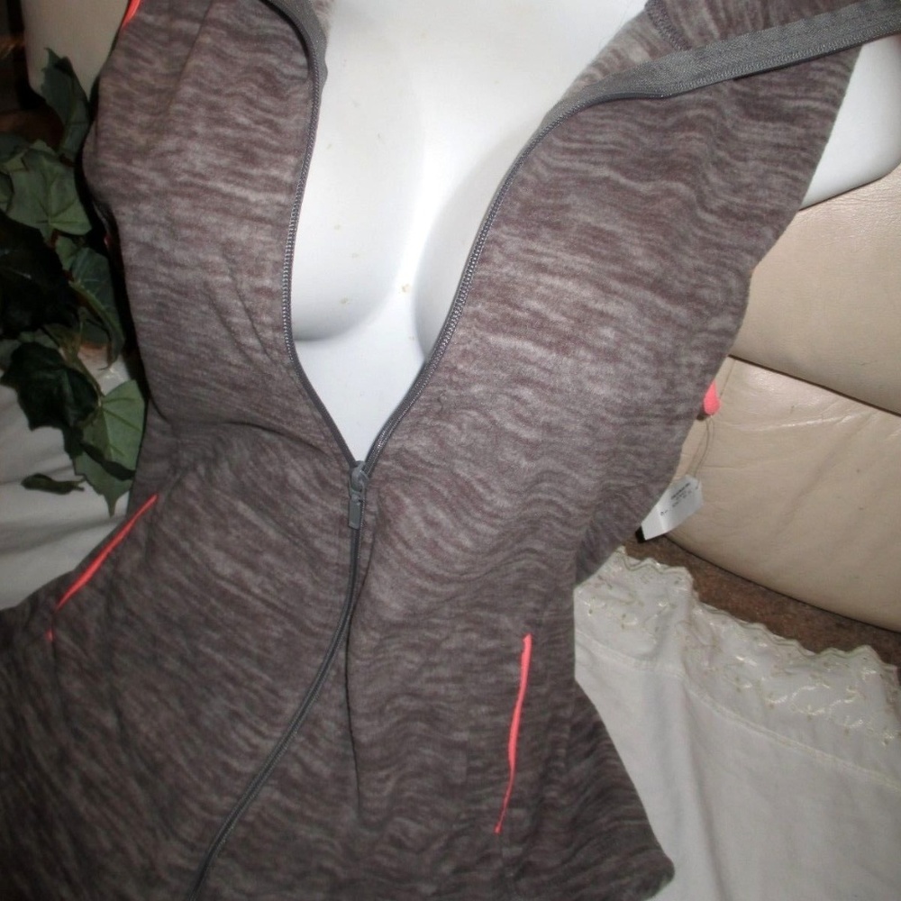 NEW WITH TAGS OLD NAVY gray zip up VEST L